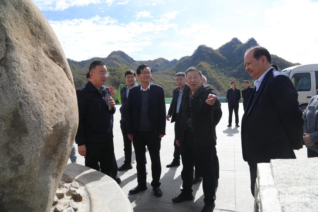 20241025-陜西省人大常委會深入礦山分公司開展《陜西省秦嶺生態(tài)環(huán)境保護條例》貫徹實施情況進行執(zhí)法檢查 (3).JPG