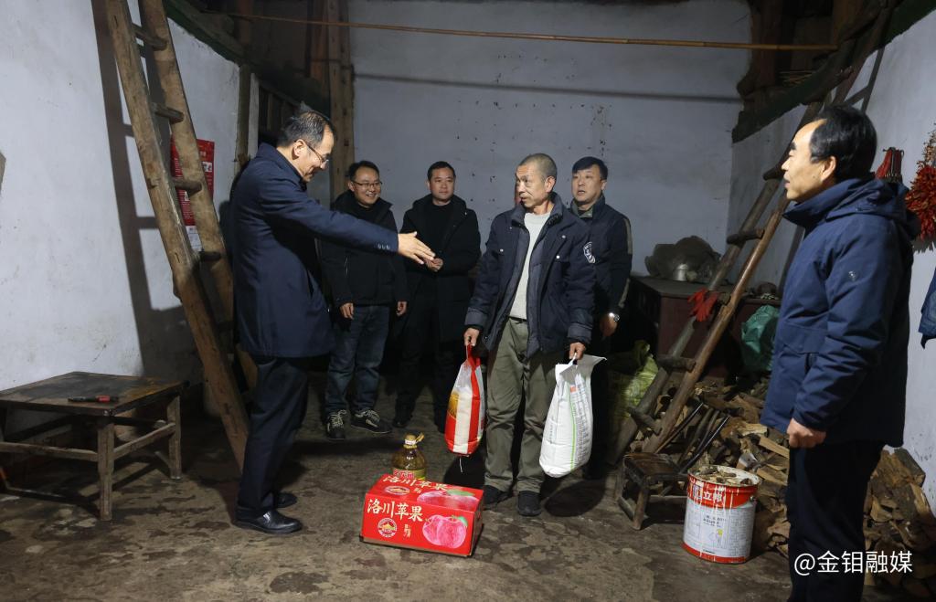 20250124-送暖入村巷,慰問顯真情 (4).JPG